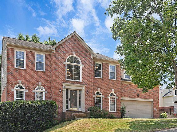 2nd image of 1301 Buckingham Cir