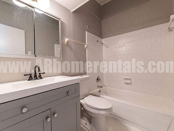 2nd image of 1708 W 47th St #1708