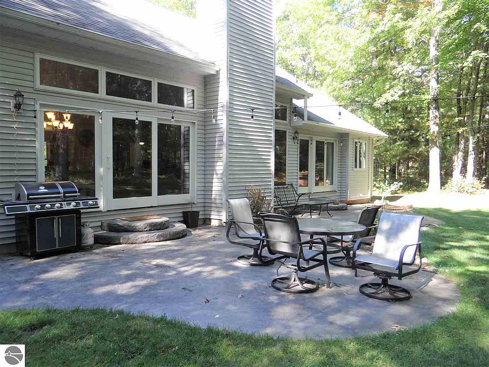 1571 White Oak Ln Interlochen MI Zillow