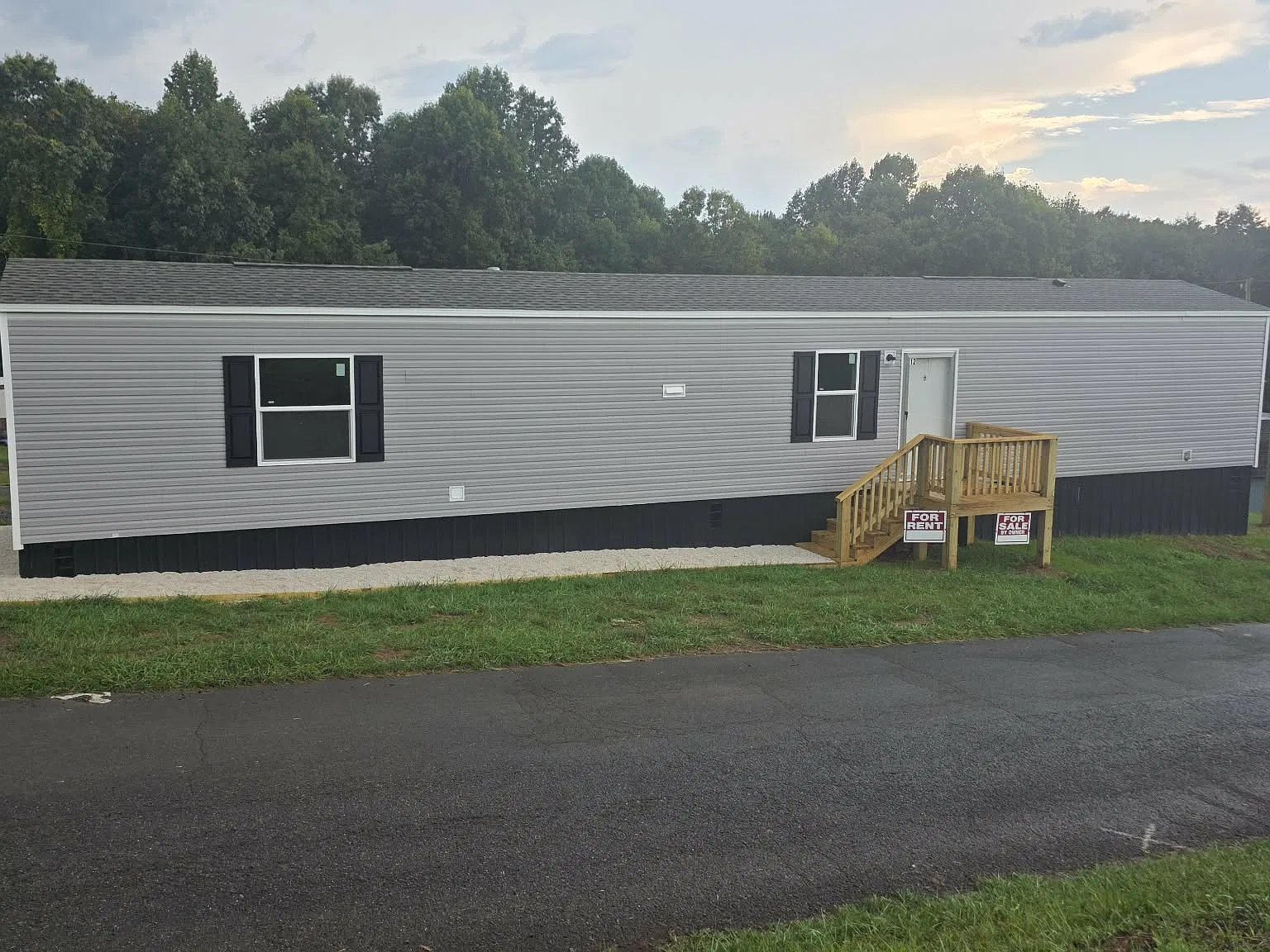 3 bed, 924 sqft, $1,290 — Photo 1