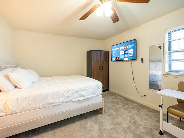 1109 Jordan Dr — Photo 12