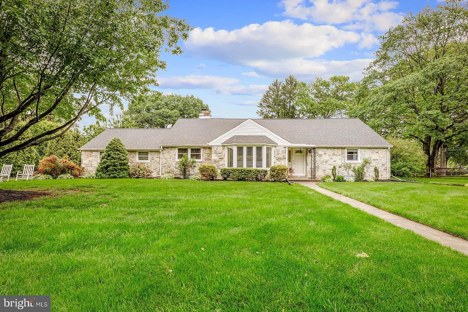 419 Keats Rd photo 1