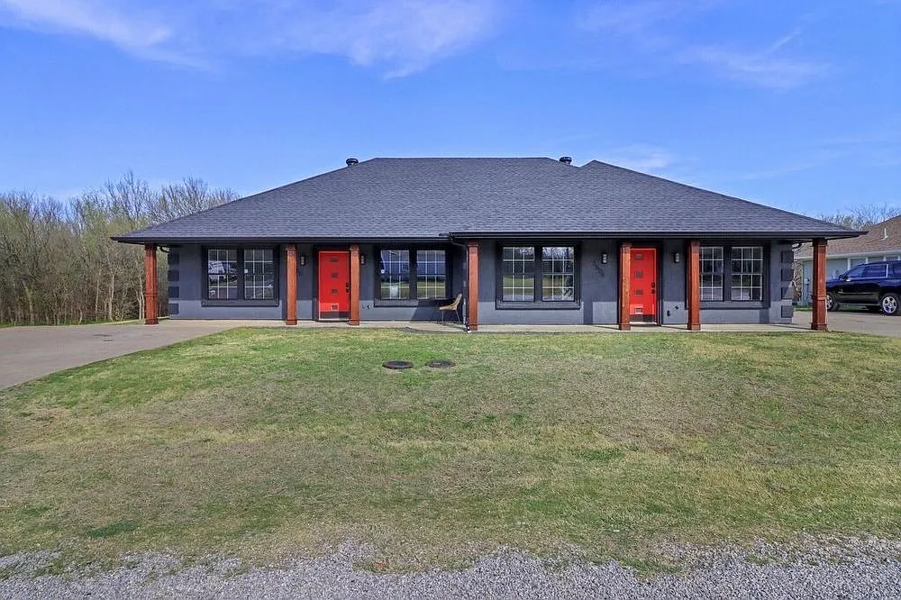 3604 Kayewood Drive - 3606 — Photo 1