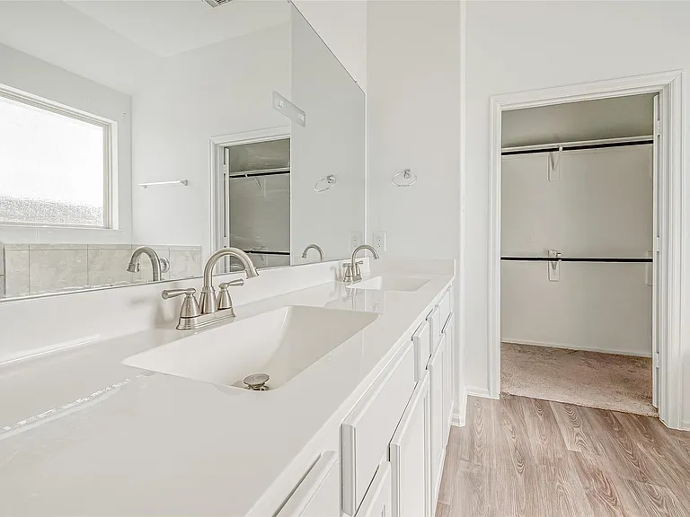 7603 Rainy Valley Ln — Photo 10