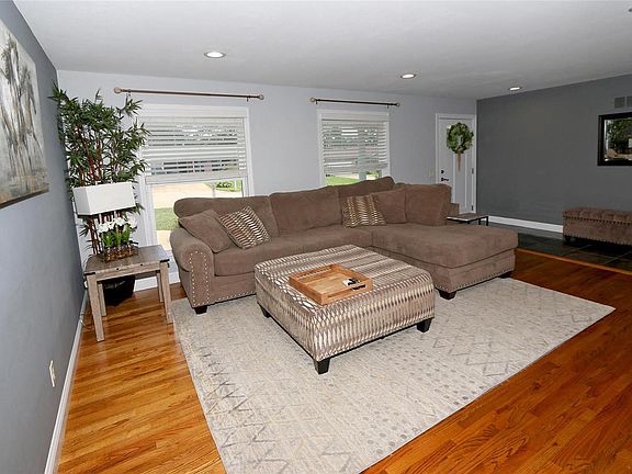 5th image of 4811 Danebury Dr