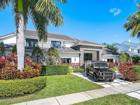 3rd image of 737 NE Boca Bay Colony Drive