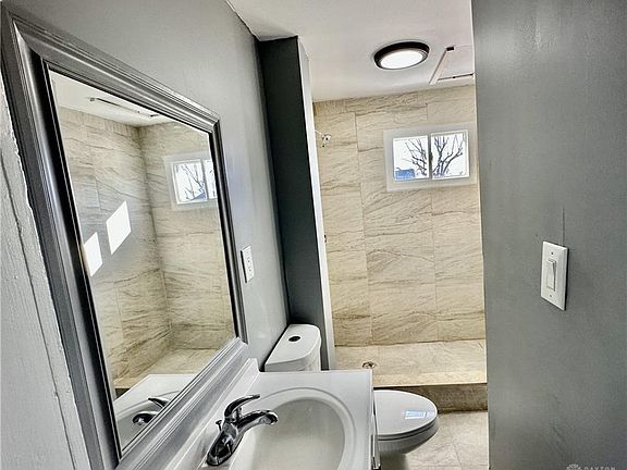 5th image of 105 Shafor St