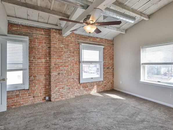 114 Front St APT 301, Quakertown, PA 18951