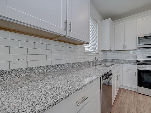 5th image of 1005 Caramel Shores Dr