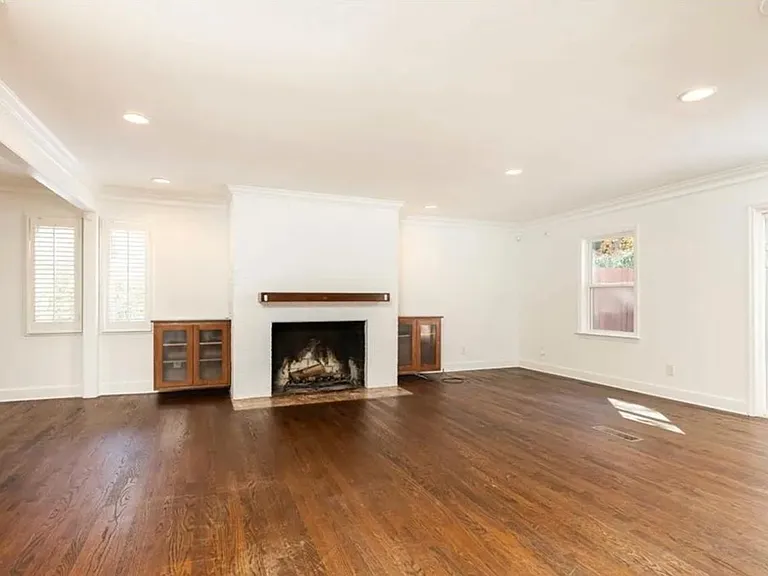 2580 Hawthorne Dr — Photo 16