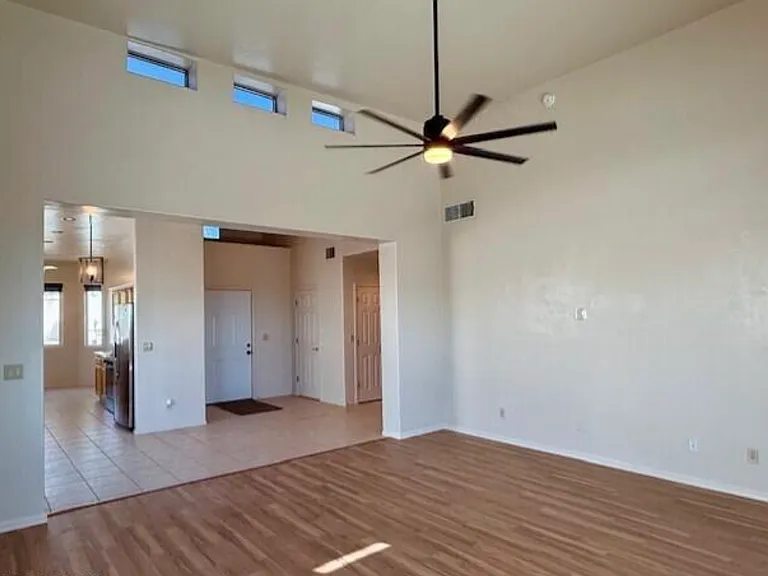 8119 N Peppersauce Dr — Photo 3