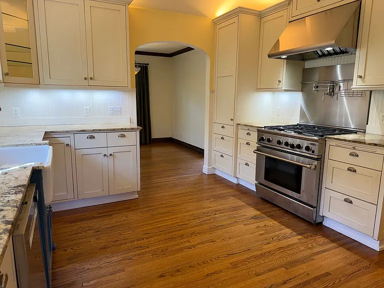 1312 S Orange Grove Ave — Photo 24