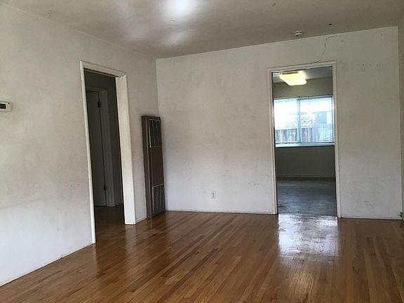 4th image of 1833 Woodland Ave