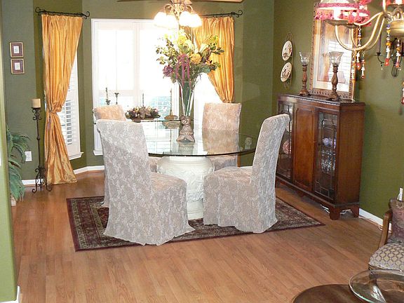 Formal Dining
