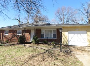 8443 Lackland Rd, Saint Louis, MO 63114