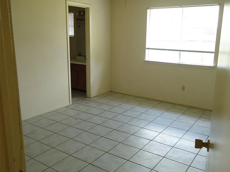 18719 Lippizaner Dr — Photo 31