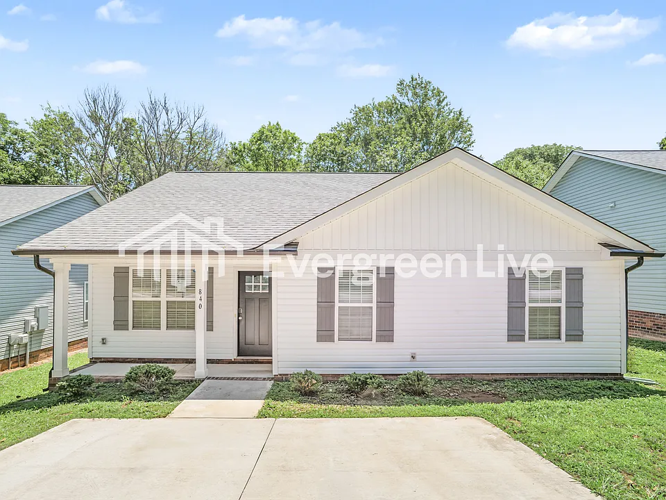 840 N Main St