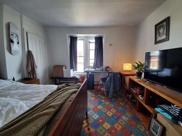 2826 Cambridge St, Philadelphia, PA 19130