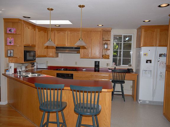 spacious and bright kitchen