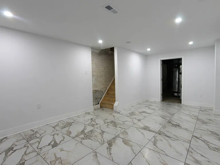 103 E Coulter St — Photo 38