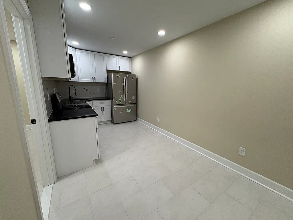 2 bed, $1,600 — Photo 2