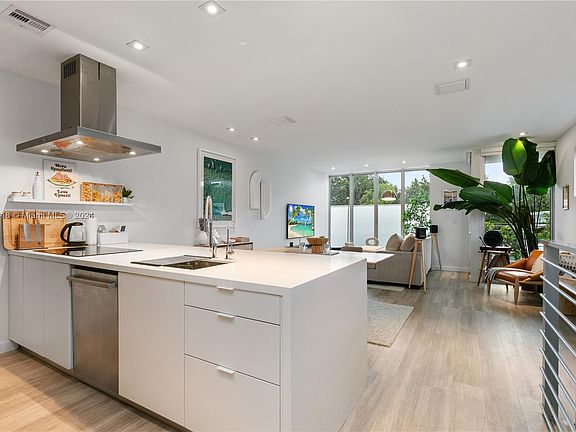 2nd image of 645 Michigan Ave #Townhouse 2