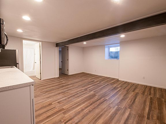 4th image of 9836 N Clarendon Ave #B