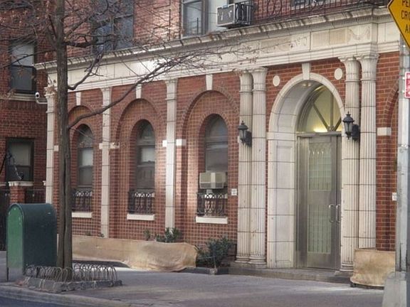 2nd image of 10 W 65th St APT 5F