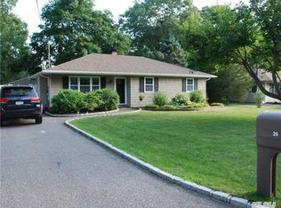26 Applegate Dr, Mastic, NY 11950