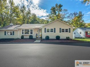 107 Finnegan Ln, Kendall Park, NJ 08824