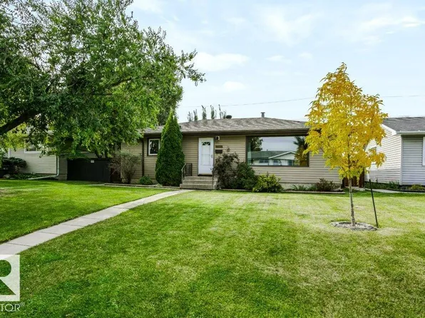 8104 162nd St NW, Edmonton, AB T5R 2L7