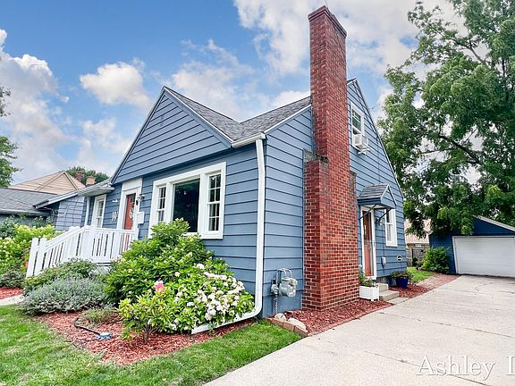 2nd image of 865 Aberdeen St NE
