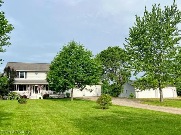 717 N Youngs Rd, Attica, MI 48412