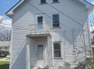 932 Helmsdale Rd #2, Cleveland, OH 44112