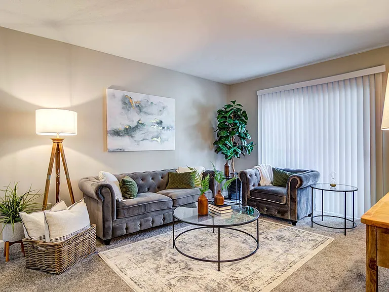 Regency Park Apartments — Photo 16