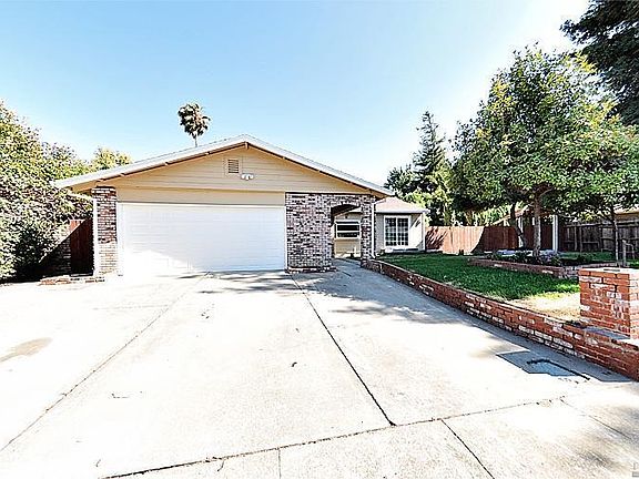 3rd image of 1389 Shelby Dr
