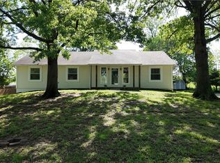 16611 S 1383rd Rd, Nevada, MO 64772