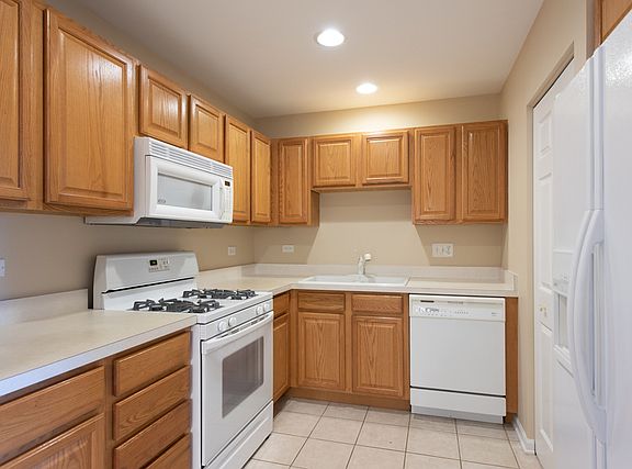 3rd image of 39707 N Warren Ln