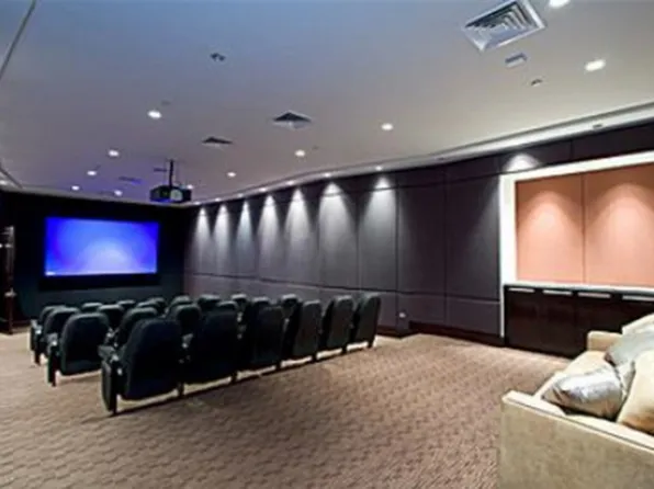 100 Riverside Boulevard image 16 of 21