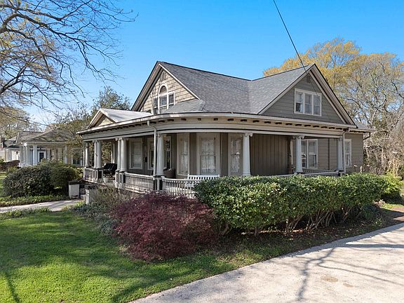 3rd image of 422 S Limestone St