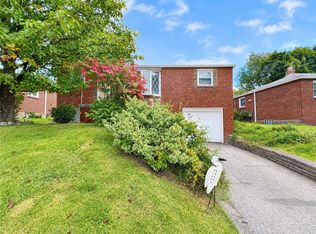 385 Bost Dr, West Mifflin, PA 15122