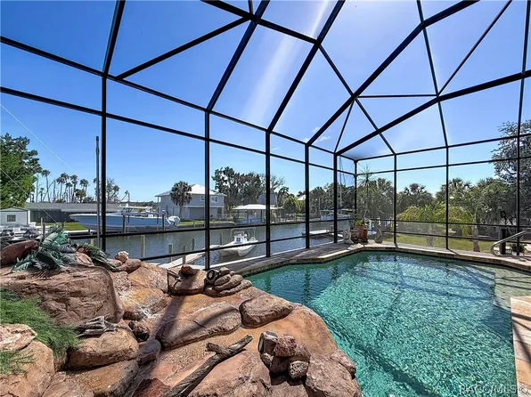 1920 NW 16th St, Crystal River, FL 34428