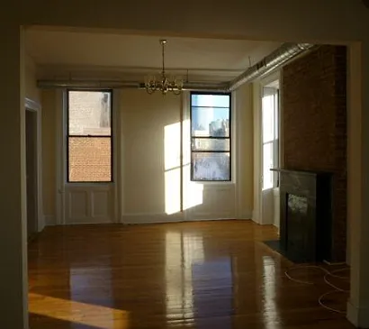 2 bed, 950 sqft, $3,300 — Photo 4