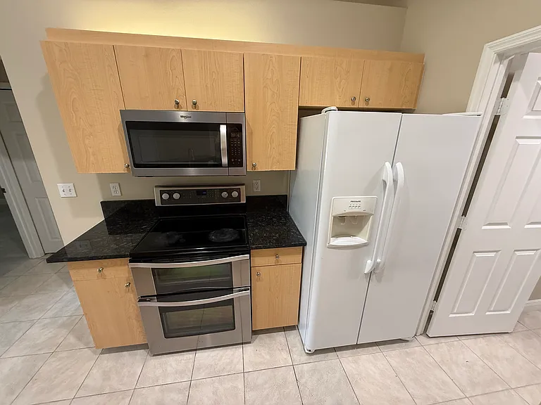 3561 SW San Benito St — Photo 18