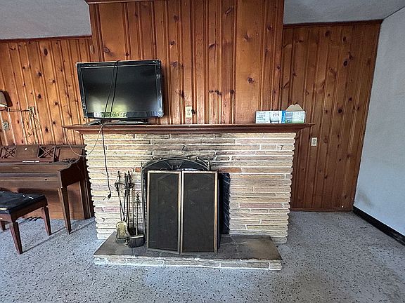 4th image of 266 S Pearl Lake Cswy