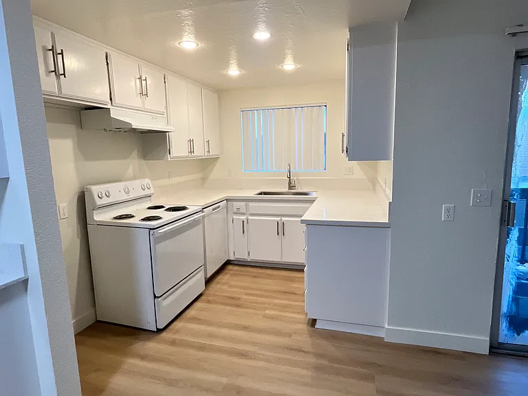 8111 9th St #10 — Photo 1