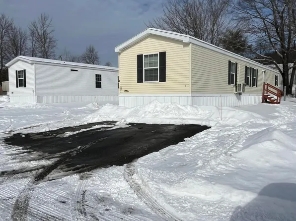 4 Pinetree Lane, Lewiston, ME 04240