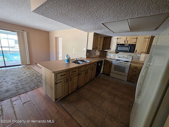 4th image of 1364 Dill Ave