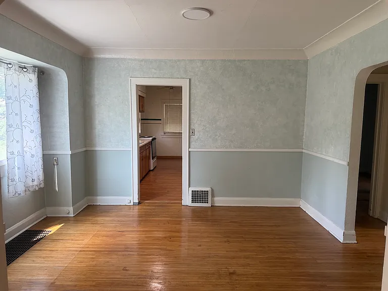 3333 Blackstone Dr — Photo 3