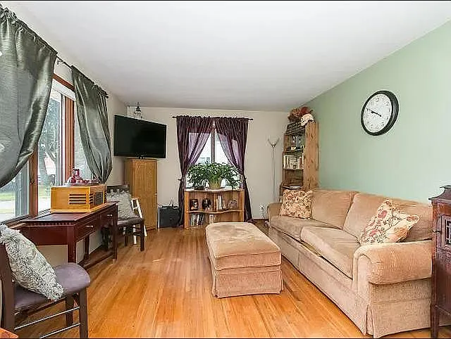7324 Oliver Ave S — Photo 2